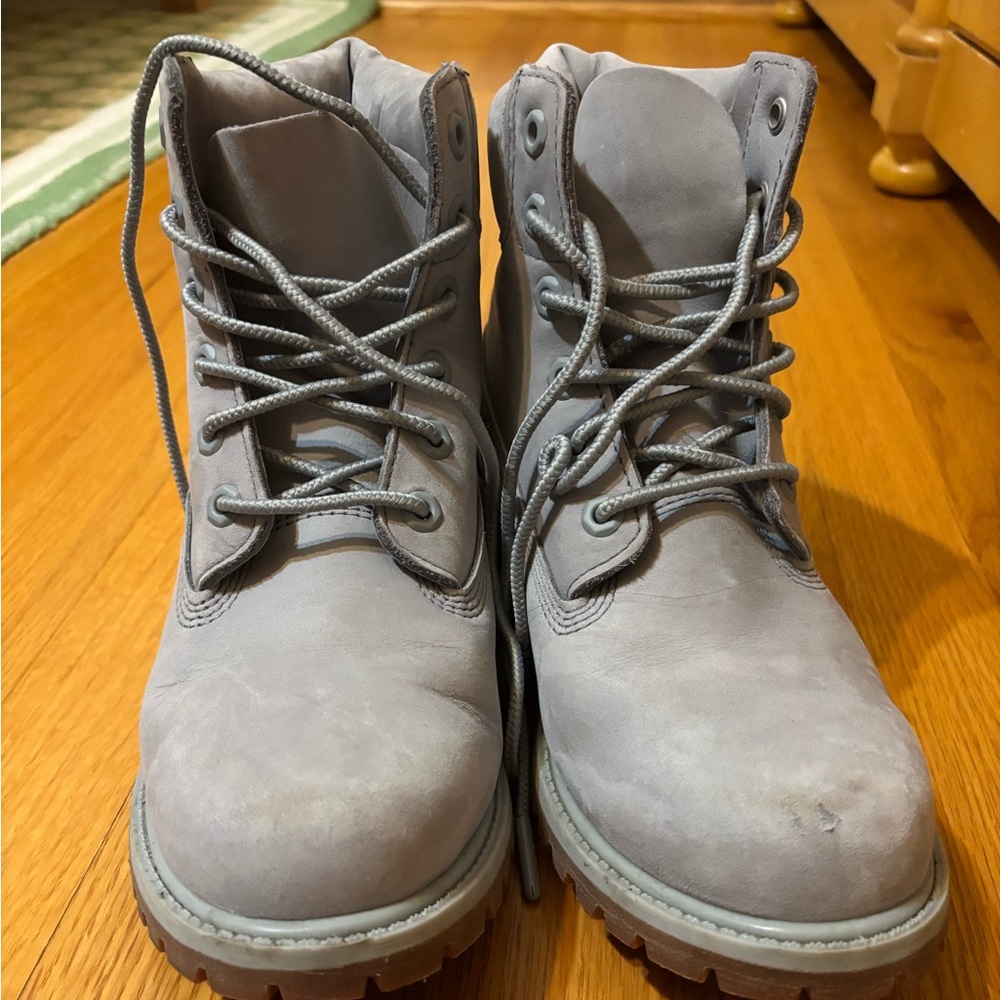 Timberland Women’s 6 Inch Gray Waterproof Boot Size 8.5